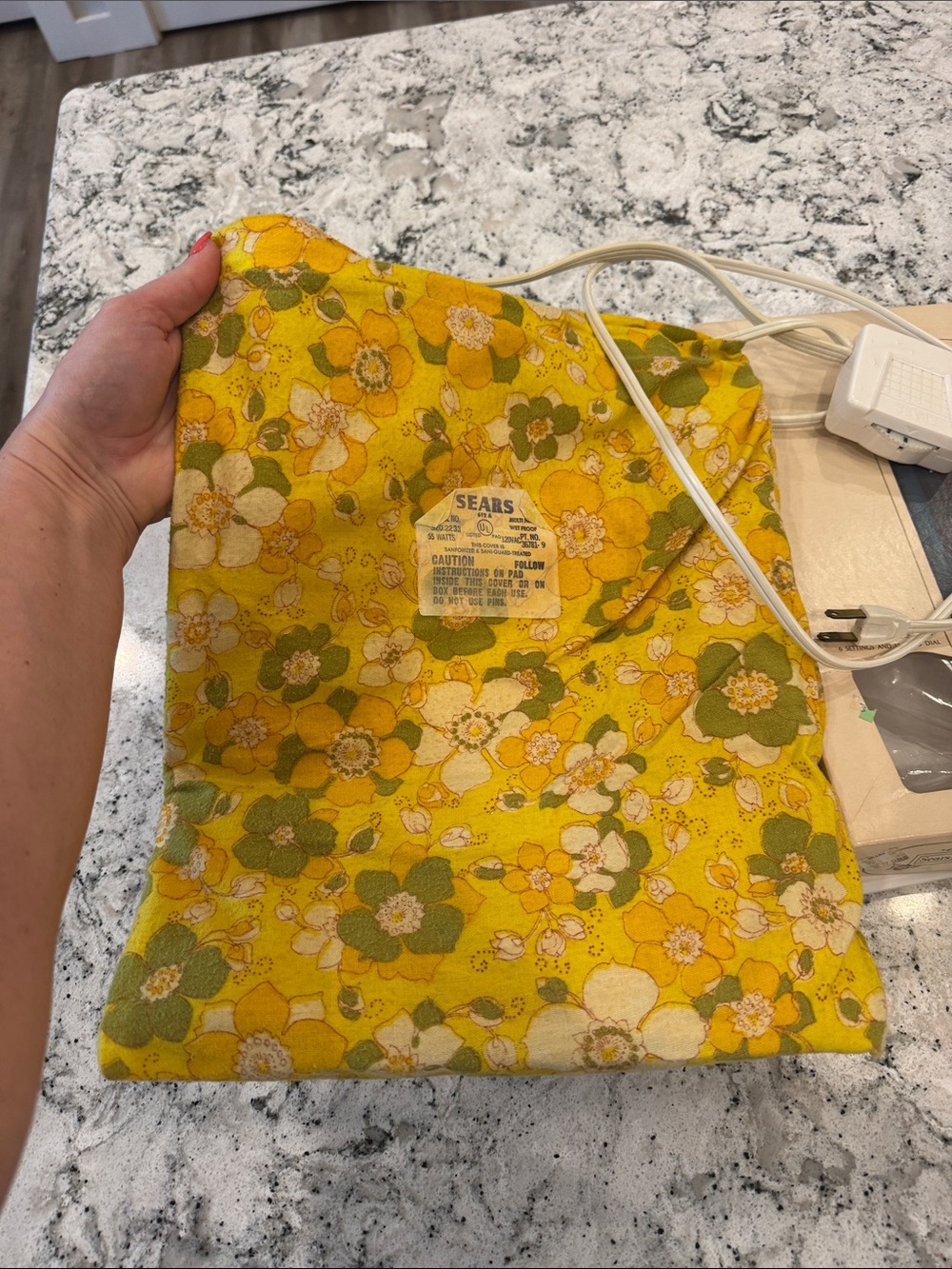 Vintage Sears Yellow Floral Electric Heating Pad 12”x15”
